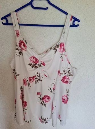 Sommerliches Top mit Rosenmuster, Grösse XL, Neuwertig