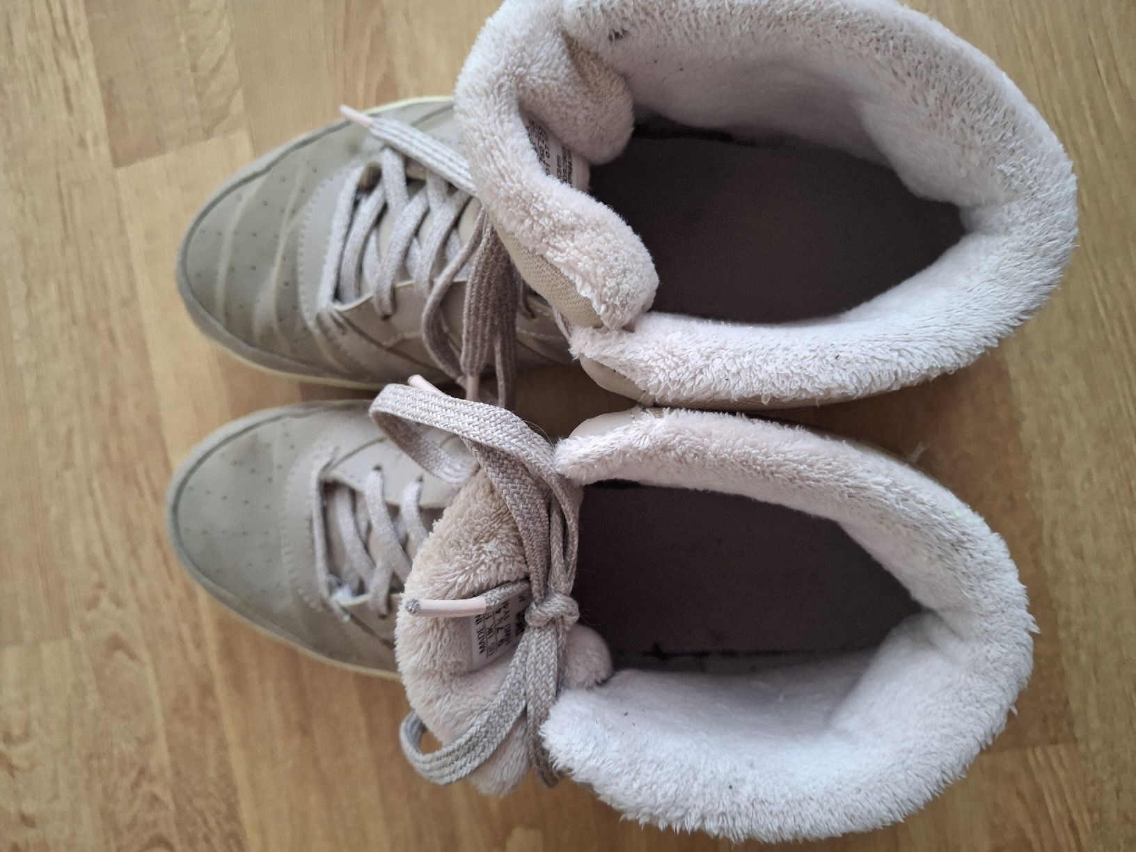 Adidas Scarpe da donna: Baskets Adidas fourrées hiver pointure 41 – Usato da Murten venduto da laeti692 2