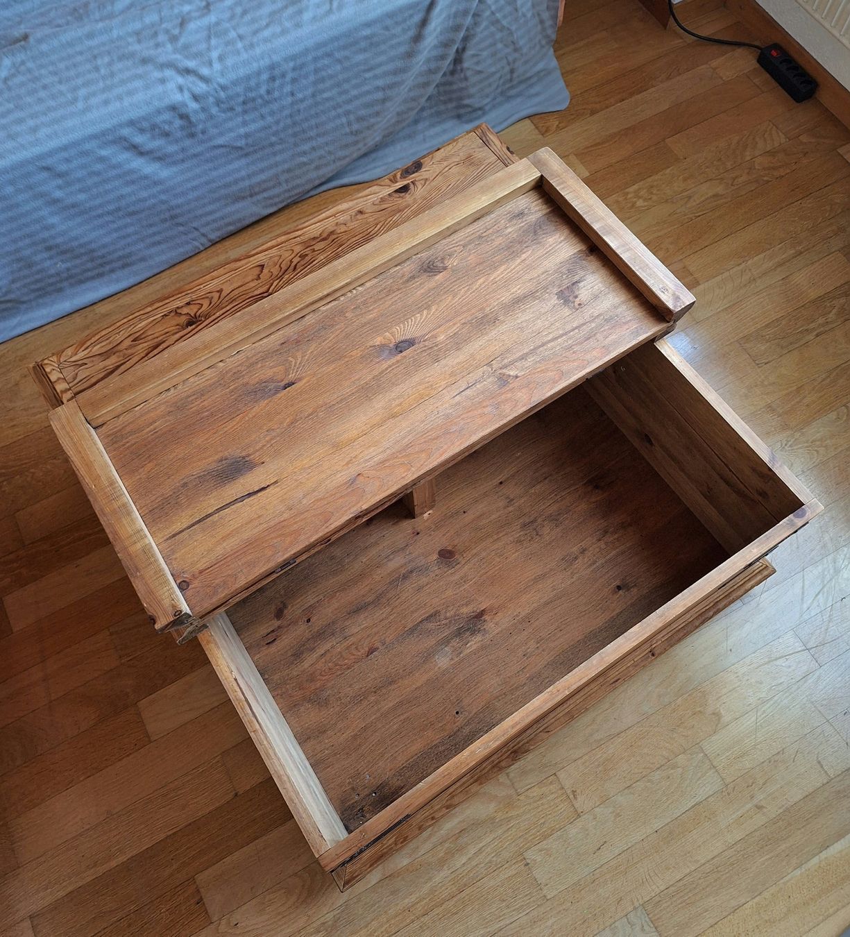 Cassapanche: Couchtisch / Holztruhe – Usato da Bretzwil venduto da mar_5x7b 2