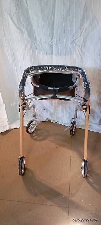 Ausili per la deambulazione: Déambulateur - tintebin-rollator – Usato da Ecuvillens venduto da n.aissaoui 3