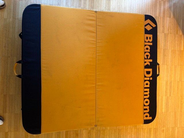 Black Diamond Tappetini fitness: Crashpad / Bouldermatte Black Diamond Gebrauchte Bouldermatt – Usato da Reinach BL venduto da Gmacie 1