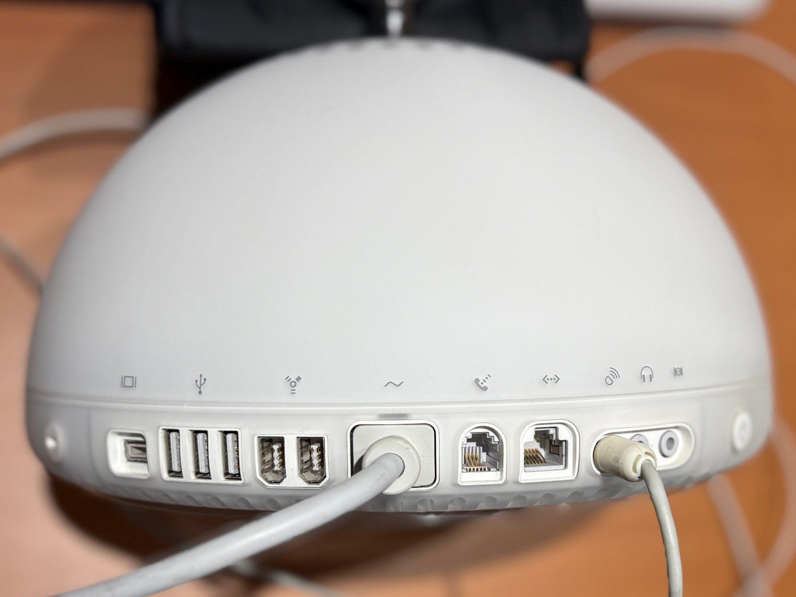 Apple PC: iMac G4  "iLamp" – Usato da Rüfenacht BE venduto da Menhirweb 3
