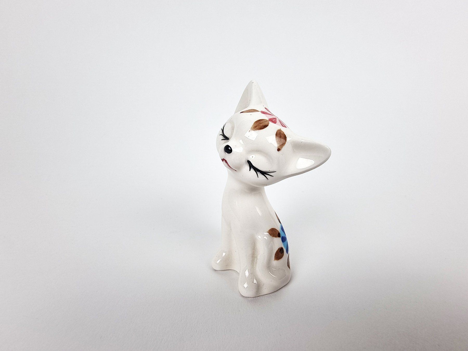 Statuette: Weisse Katze mit bunter Bemalung – Usato da Urtenen-Schönbühl venduto da Restwert_Schoenbuehl 1
