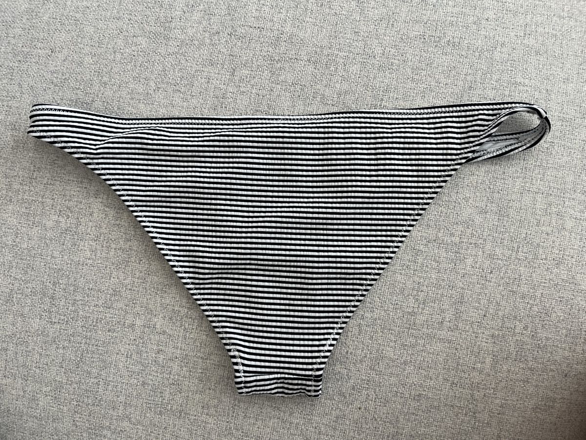 Maillots de bain & Bikinis: Bikini-Unterteil gestreift Grösse S – D'occasion à Frauenfeld par heyLani 1