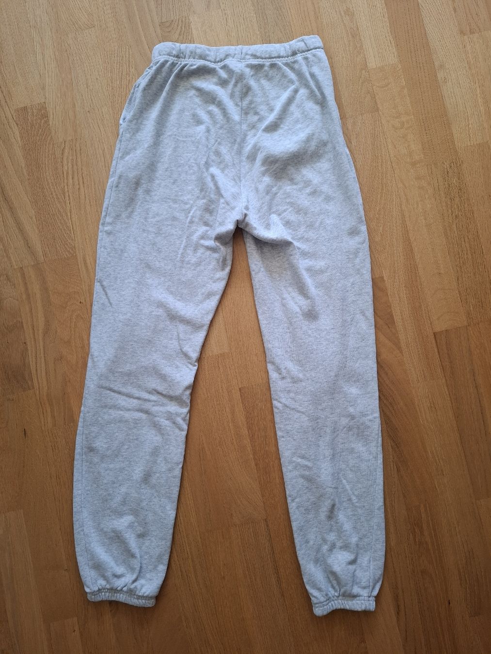 H&M Pantalons: Trainerhose, Jogginghose, Gr. 170 – D'occasion à Wabern par jeroalila 1