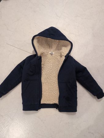 Kuschelige Winterjacke mit Kapuze, Grösse 104 Top Zustand!