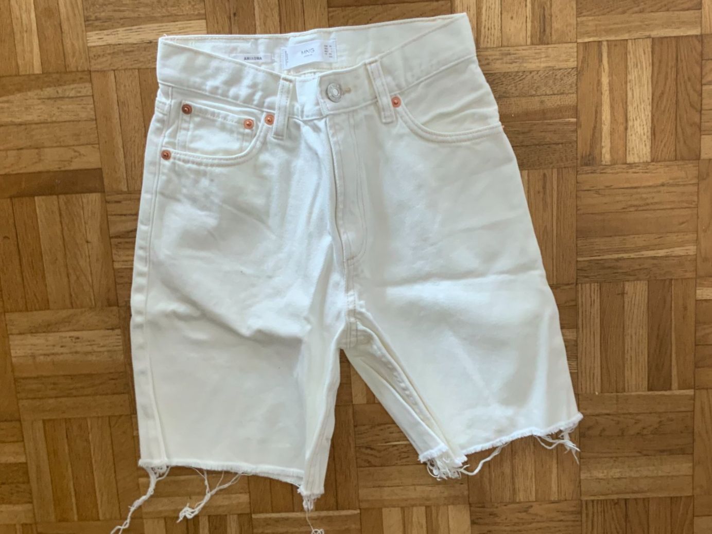 Mango Hosen: MNG JEANS Schort Gr.44 ---------§ – Gebraucht aus Wallisellen von AS.TZ.