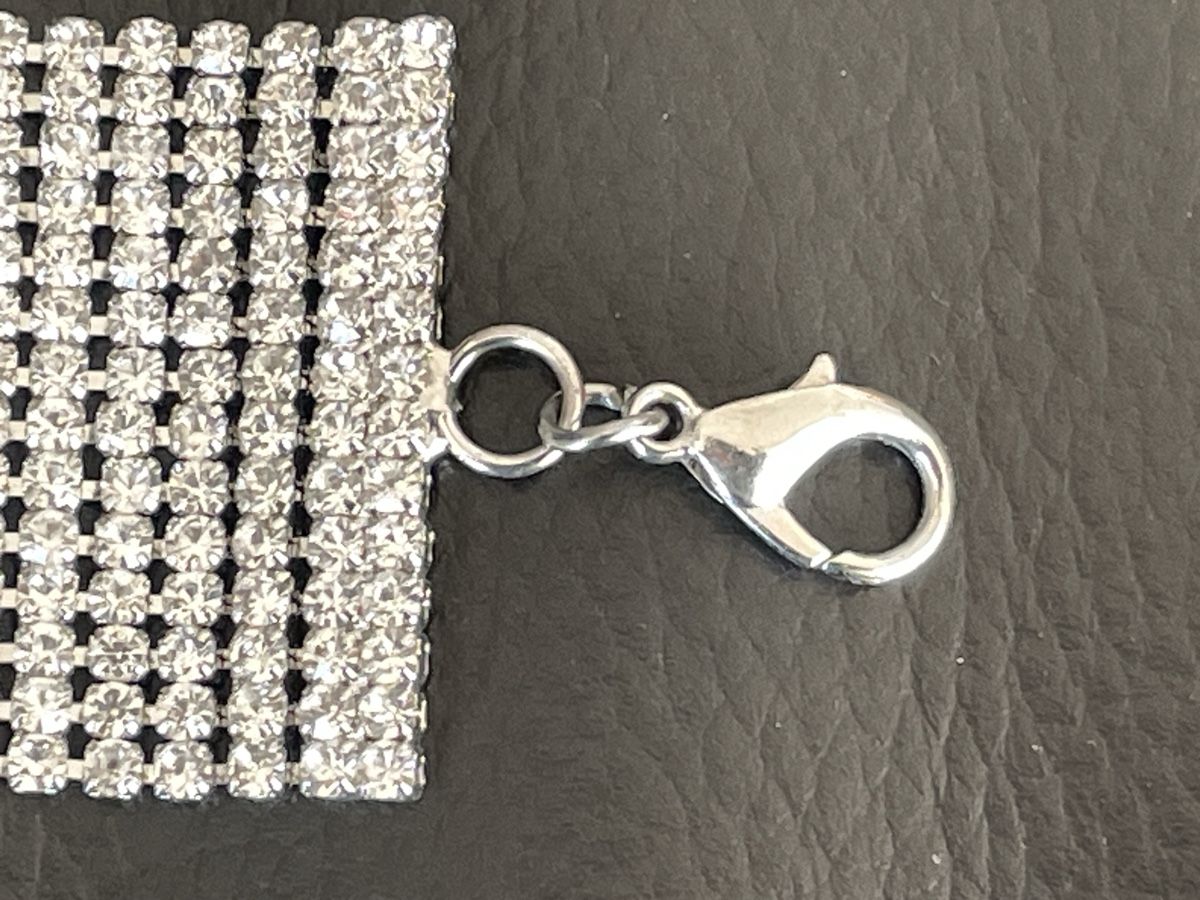 Bracciali & Braccialetti: Bracciale in maglia con strass color argento – Usato da Breganzona venduto da BlueBlue 1
