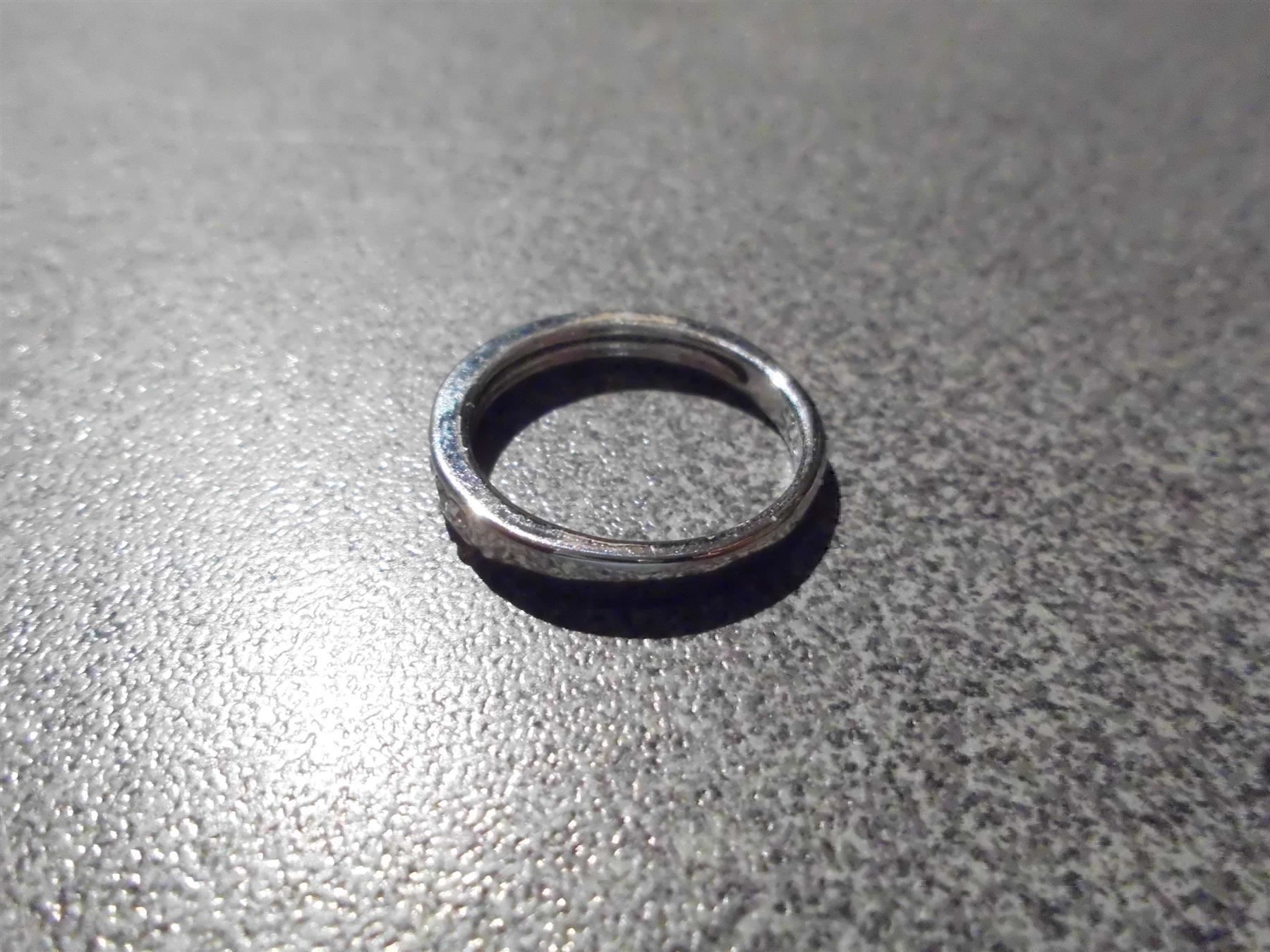 Ringe: Ring mit vielen kleinen Steinen, Silber – Gebraucht aus Zürich von Motzkuh 2