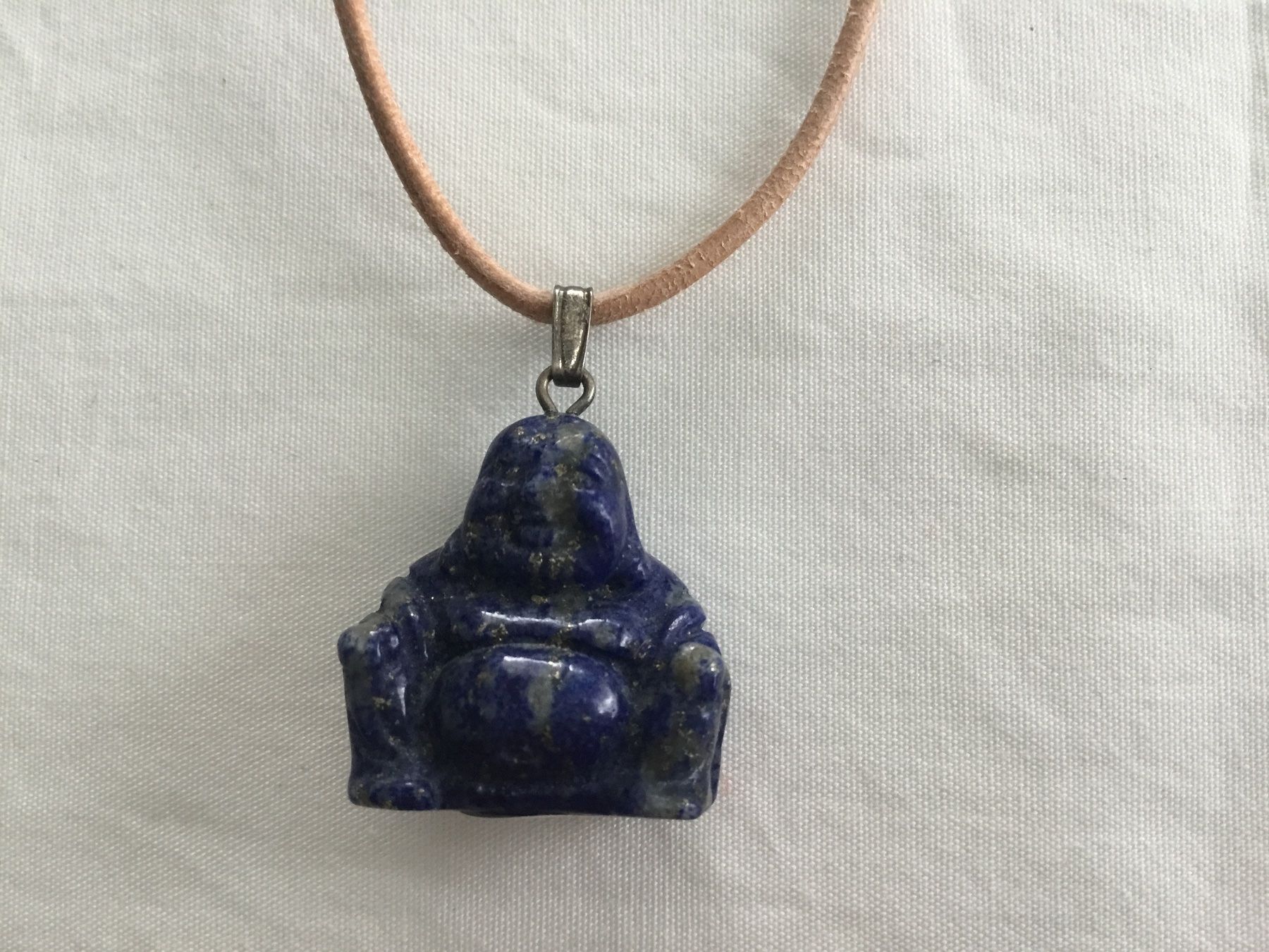 Minerali & Pietre curative: Anhänger Buddha Lapislazuli Heilstein – Nuovo e nell'imballaggio originale da Doppleschwand venduto da Fortuna5859 2
