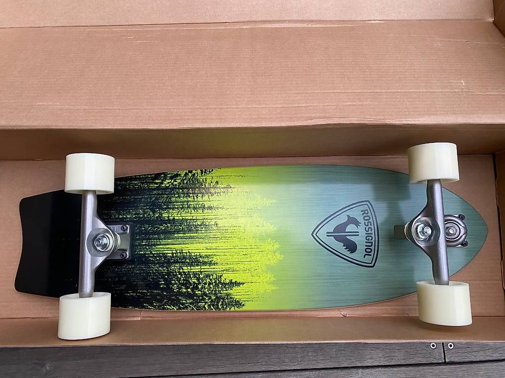 Skateboards: Skateboard Rossignol  – Neuf avec emballage d'origine à Vollèges par and_7s9p