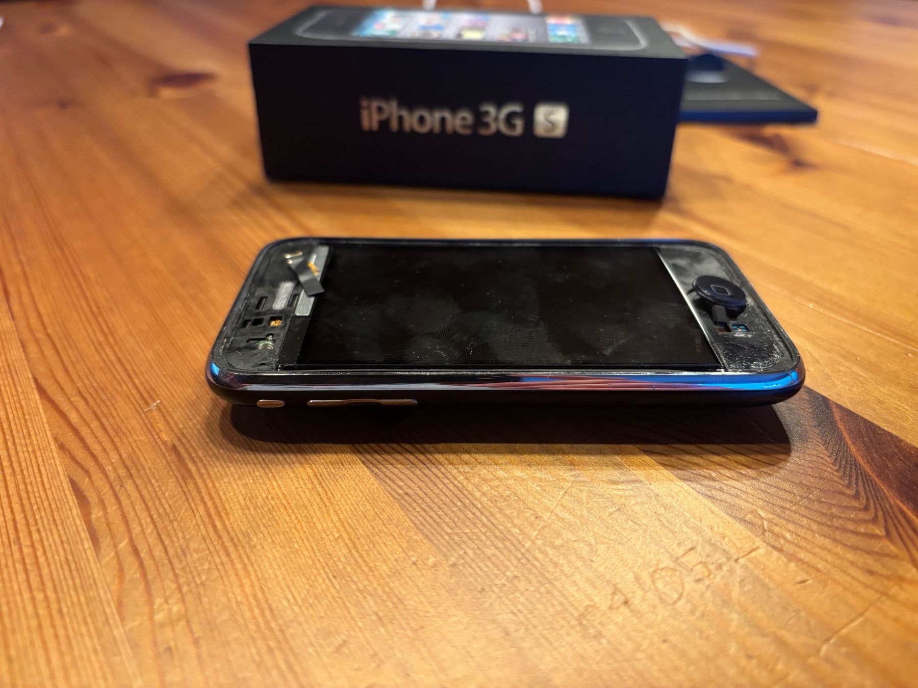 Apple Telefoni cellulari / Smartphones: Apple iPhone 3GS A1303 defekt / Bastlergerät – Difettoso da Ostermundigen venduto da MaxZuercher 3