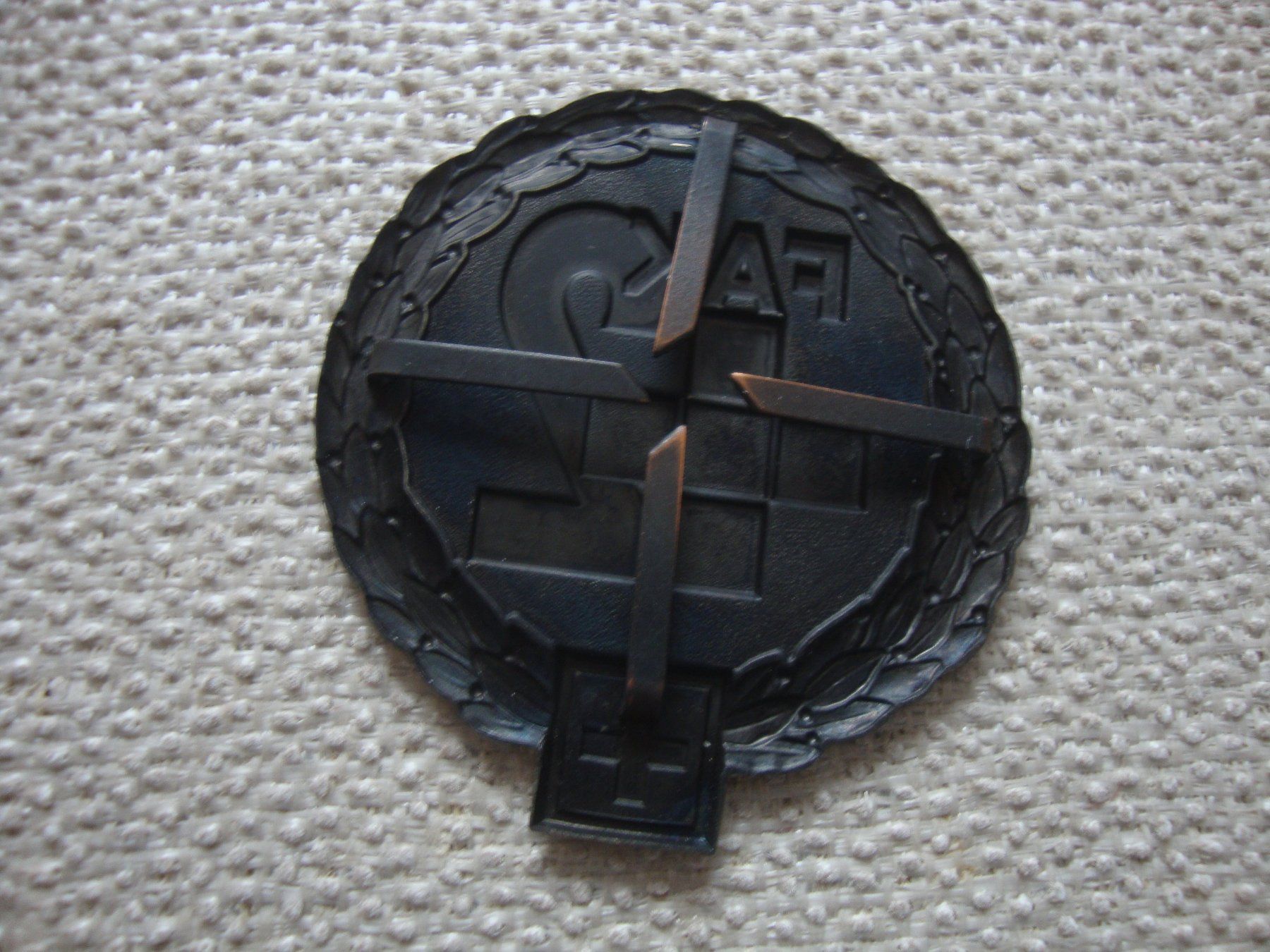 Schweizer Armee Placchette & Badge: Beret Emblem FAK 2 Feldarmeekorps 2 – Usato da Döttingen venduto da Kubuli1 1