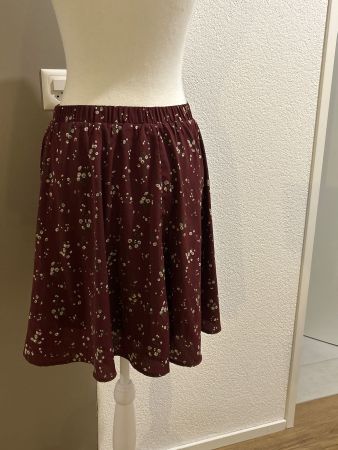 Jupe bordeaux mit Muster von About You Gr. 38