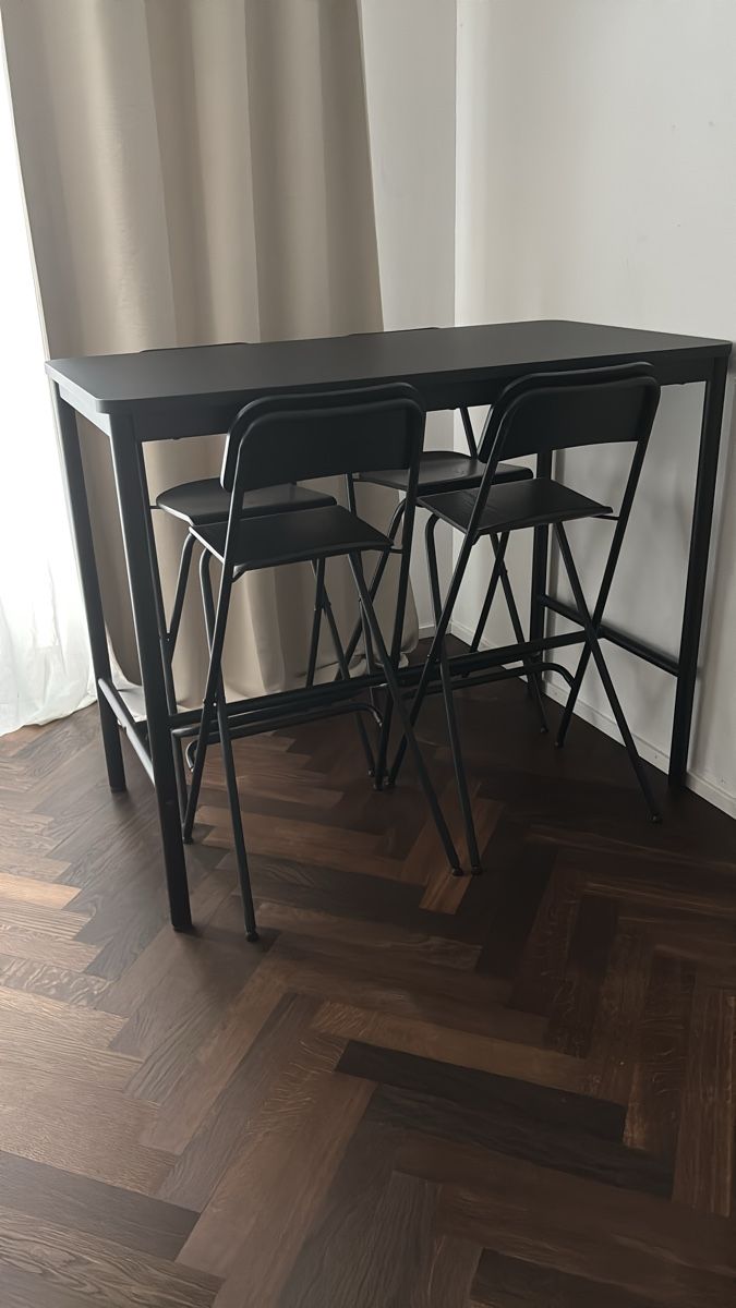 Ikea Tavoli: Bartisch inkl. Barhocker mit Lehne – Nuovo (secondo la descrizione) da Dübendorf venduto da Lj_ct