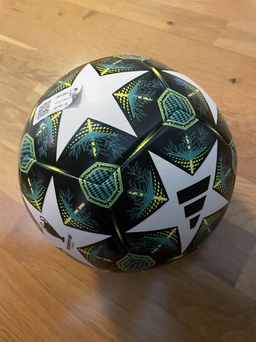 Adidas Palloni: Adidas UEFA Soccer ball – Nuovo (secondo la descrizione) da Wallisellen venduto da aar_vvy7 1