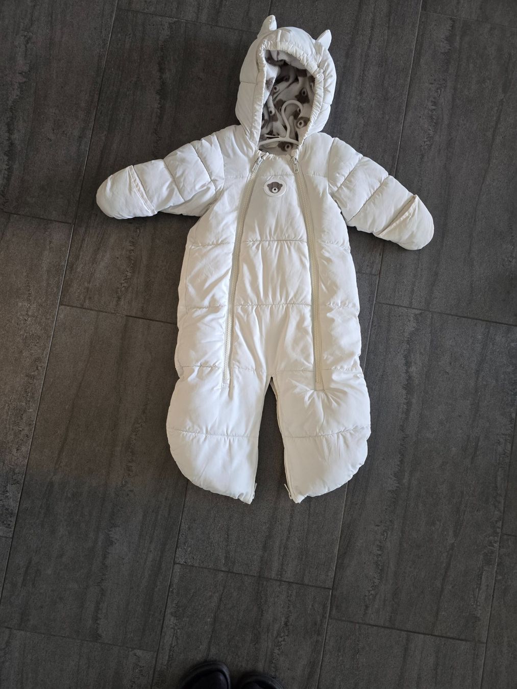 Ensembles: Schneeanzug weiss Grösse 62/68 – D'occasion à Rotkreuz par Viomia