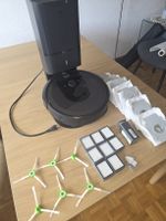Roomba i7 avec Station de Vidange Clean Base + Accessoires