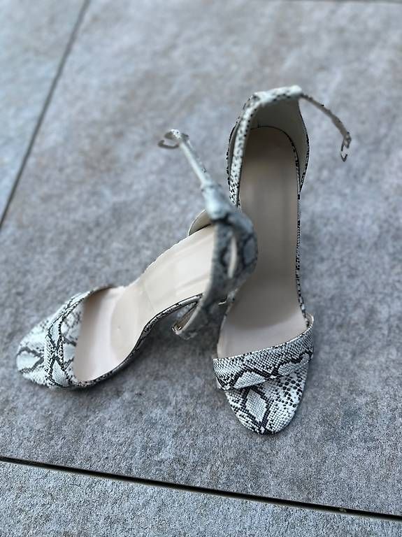 Chaussures femmes: Talons ouverts – D'occasion à Eysins par Ang_2sfx 1