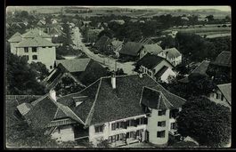 AK Kerzers, Ortsansicht mit Strasse