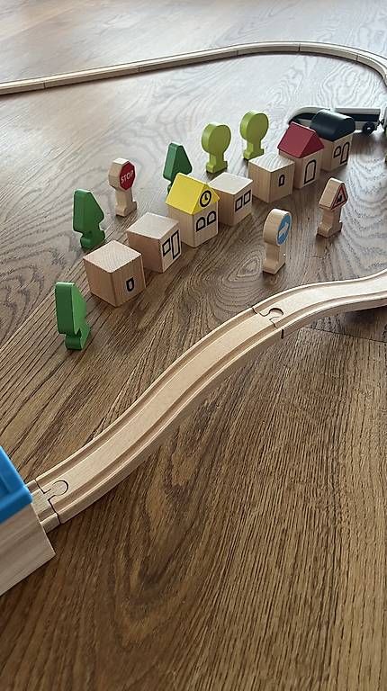 Giocattoli: Ikea Eisenbahn-Set gross und klein – Usato da Hergiswil NW venduto da Gerrywell01 1