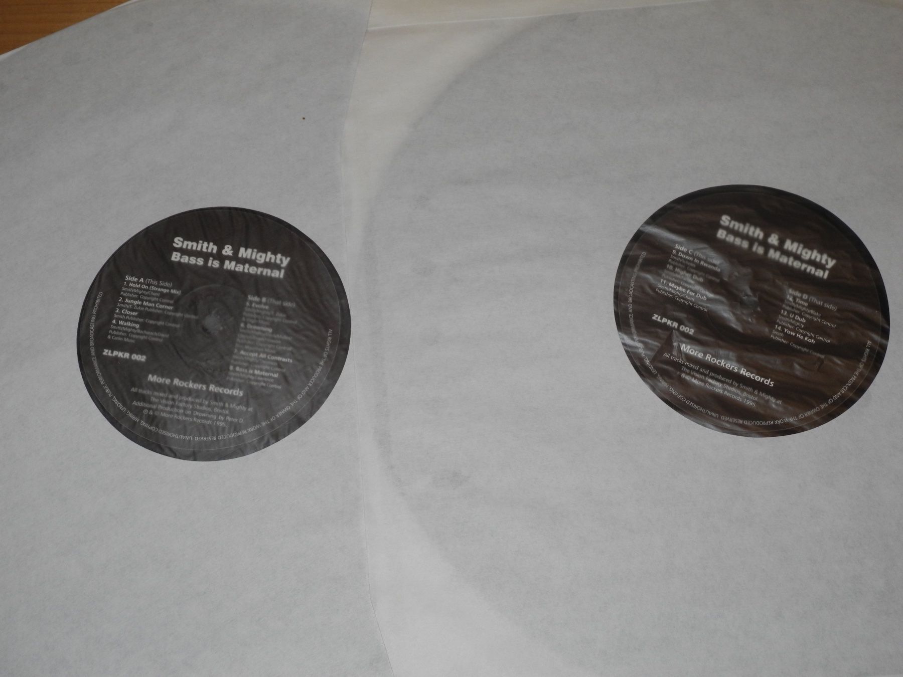 Dischi in vinile: SMITH & MIGHTY: BASS IS MATERNAL - 2 LPs – Nuovo (secondo la descrizione) da Fahrwangen venduto da Swirl2 4