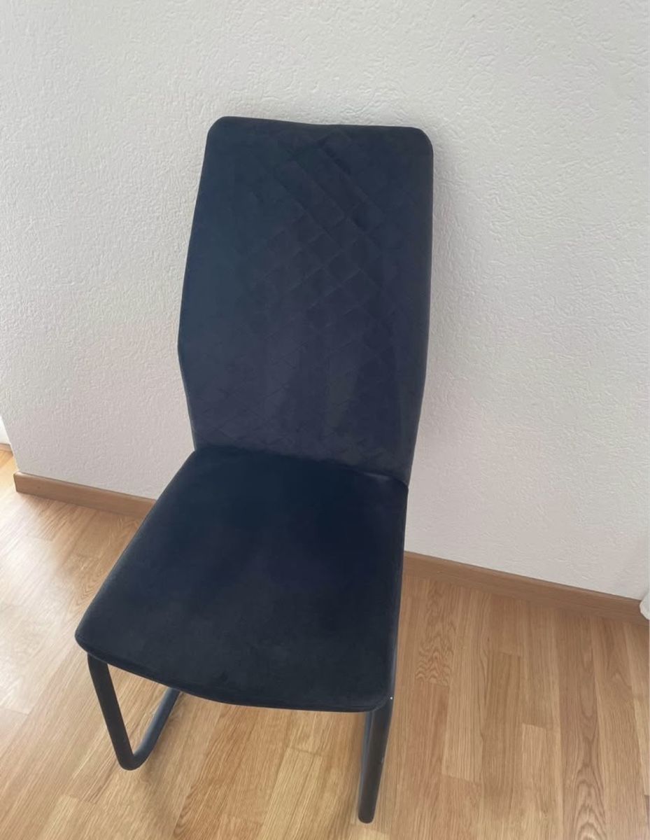 Sedie: 4x schwarzer Samtstuhl  – Usato da Urdorf venduto da sha_nk9v 1