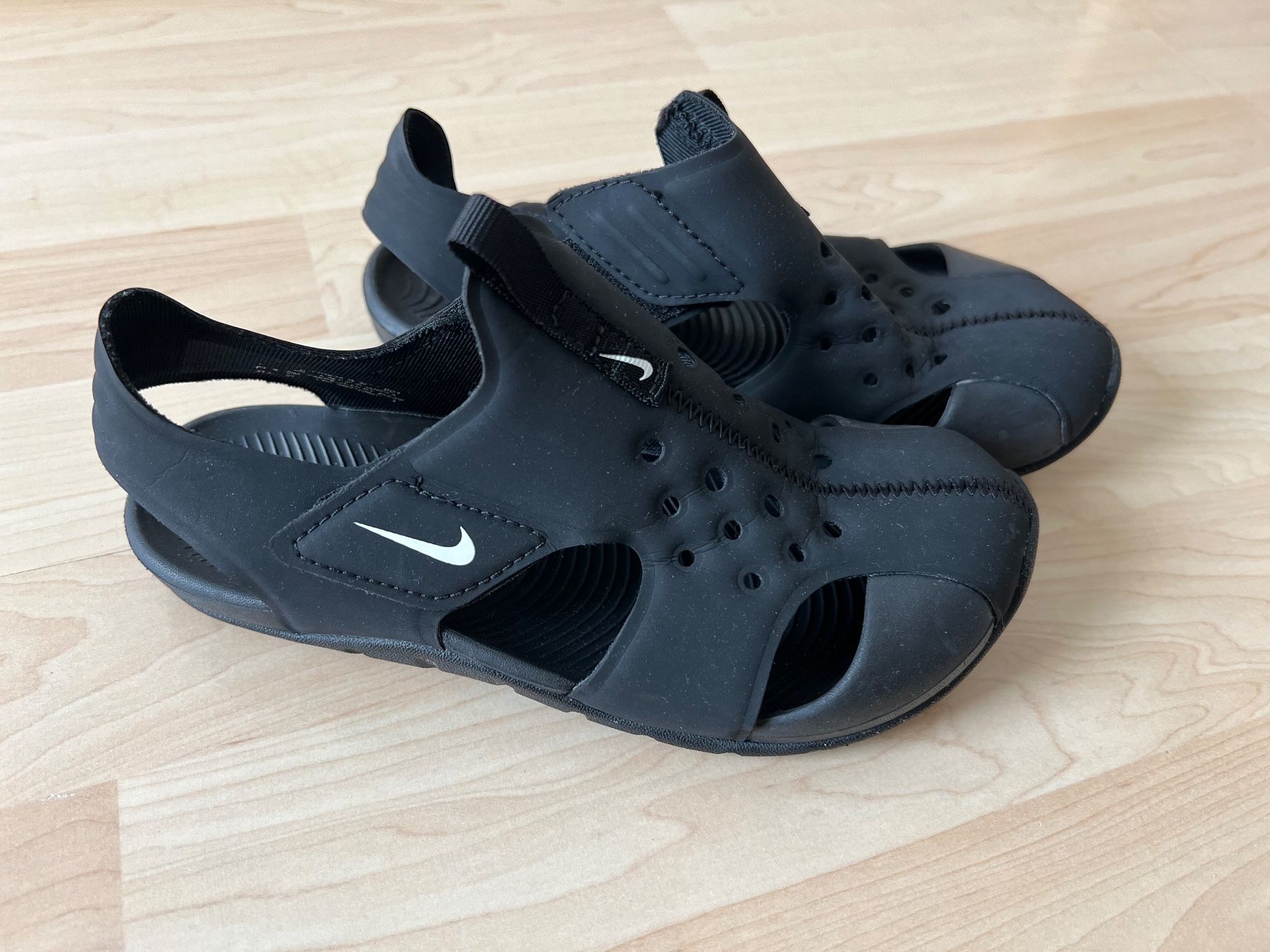 Nike Scarpe da uomo: Nike Sandalen SUNRAY PROTECT Unisex Gr.33 – Usato da Siebnen venduto da dte_9kmw