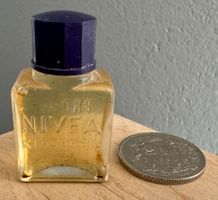 Kleines altes NIVEA Kinderöl Probe Kaufladen Verkaufsladen