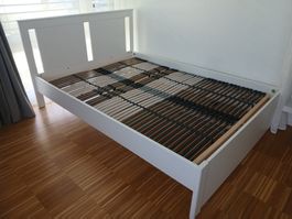 Bett Ikea SONGESAND 140 x 200 cm, weiss inkl. 2 Lattenroste