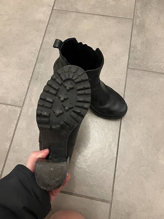Scarpe da donna: LEDER STIEFELETTEN MIT ABSATZ – Usato da Zürich venduto da bekkabra 3