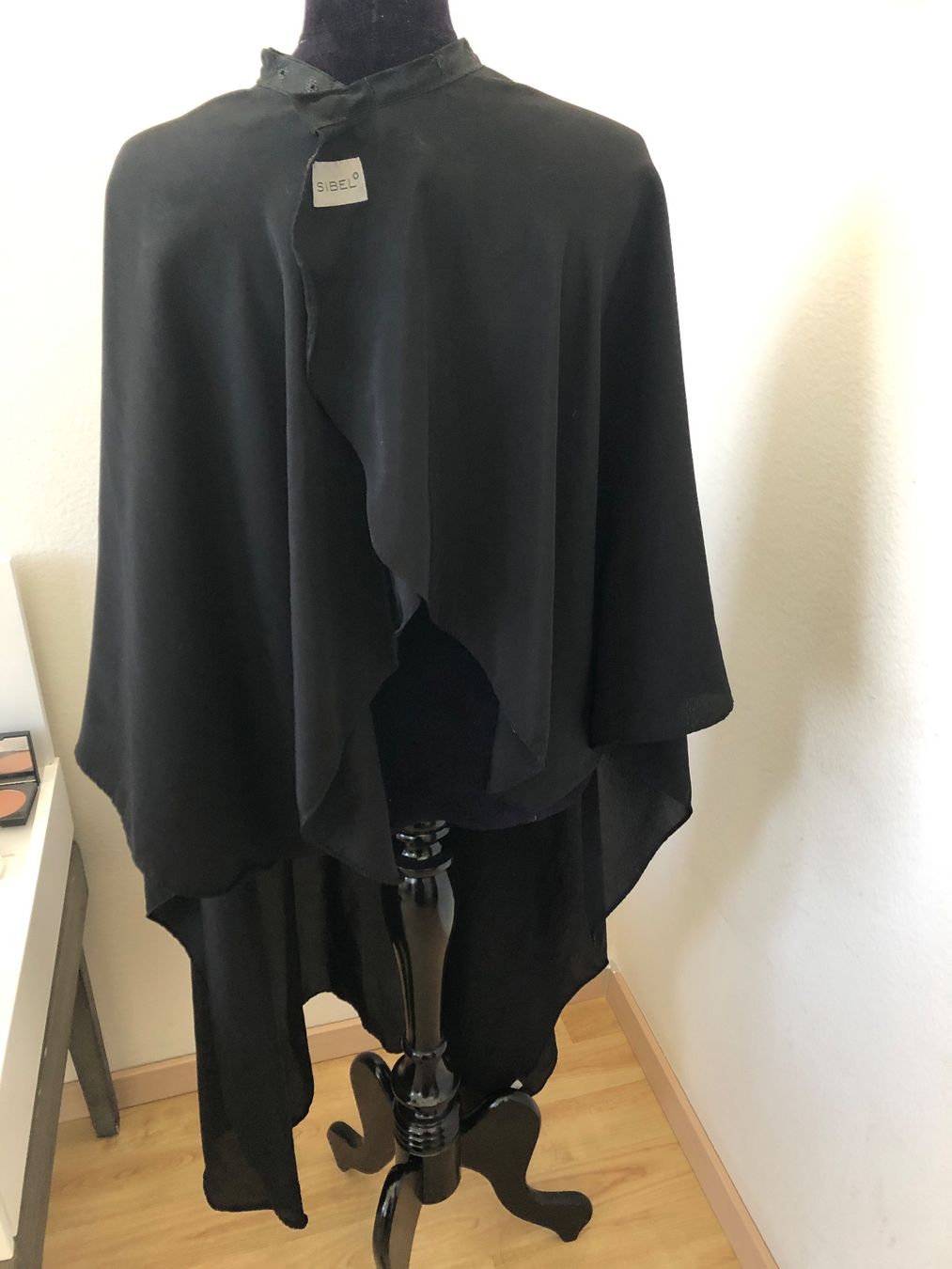Färbemittel: Schwarzer Coiffure Umhang von Sibel – Gebraucht aus Arlesheim von leyRum4.5 1