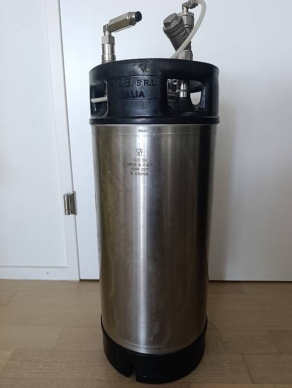 Accessori per altri veicoli: Kanister / Edelstahlbehälter AEB – Usato da Umiken venduto da ced_5rvk 1