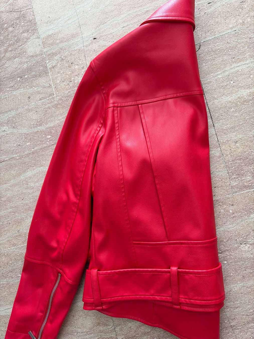 Madeleine Giacche: Madeleine Kunstlederjacke Bikerstyle knallrot, Gr. 38/40 – Nuovo (secondo la descrizione) da Massagno venduto da Hillary 4