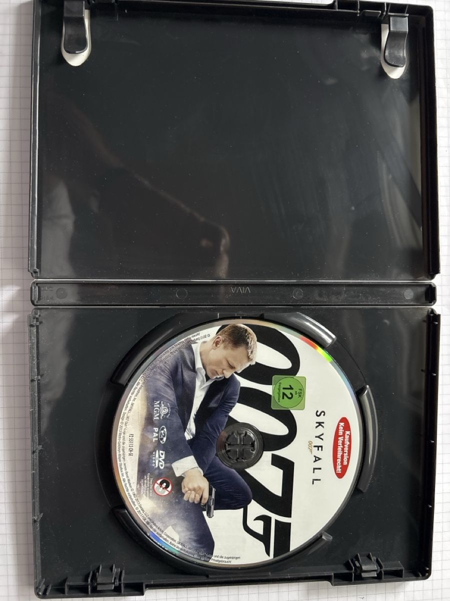 Tutti i DVDs: SKYFALL 007 – Nuovo (secondo la descrizione) da Unterengstringen venduto da hab_dyp5 1