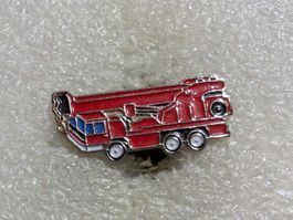 Ansteckpin 214: Feuerwehr LKW Kranwagen