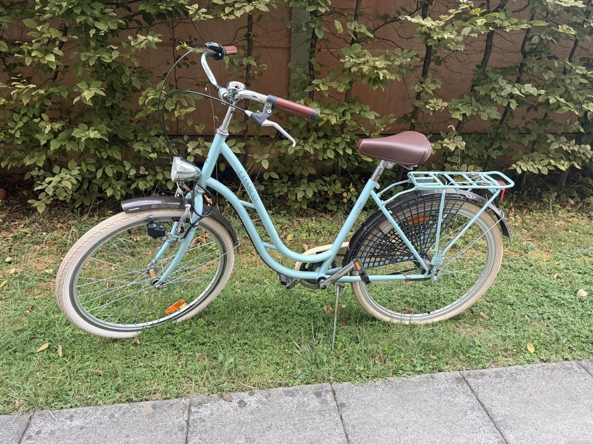 Vélos: Damenrad hellblau mit Gepäckträger ab 1CHf – D'occasion à Zürich par Oliveirinha_