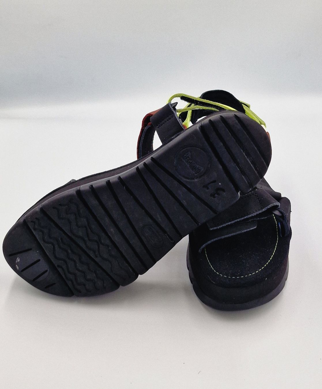 Camper Scarpe da donna: Camper Sandalen Damen Leder Multicolor Gr. 37 – Usato da Affeltrangen venduto da Szafaoli 5