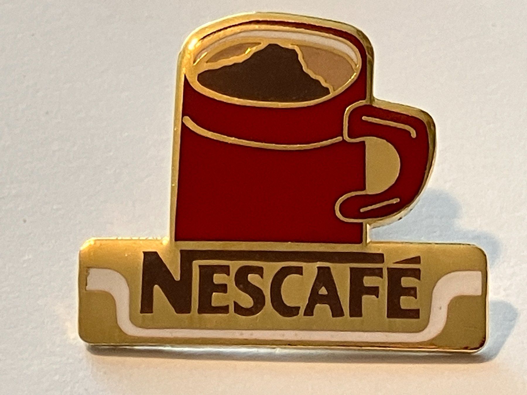 Placchette & Badge: 1 Pin Nescafe – Usato da Basel venduto da djwwpp