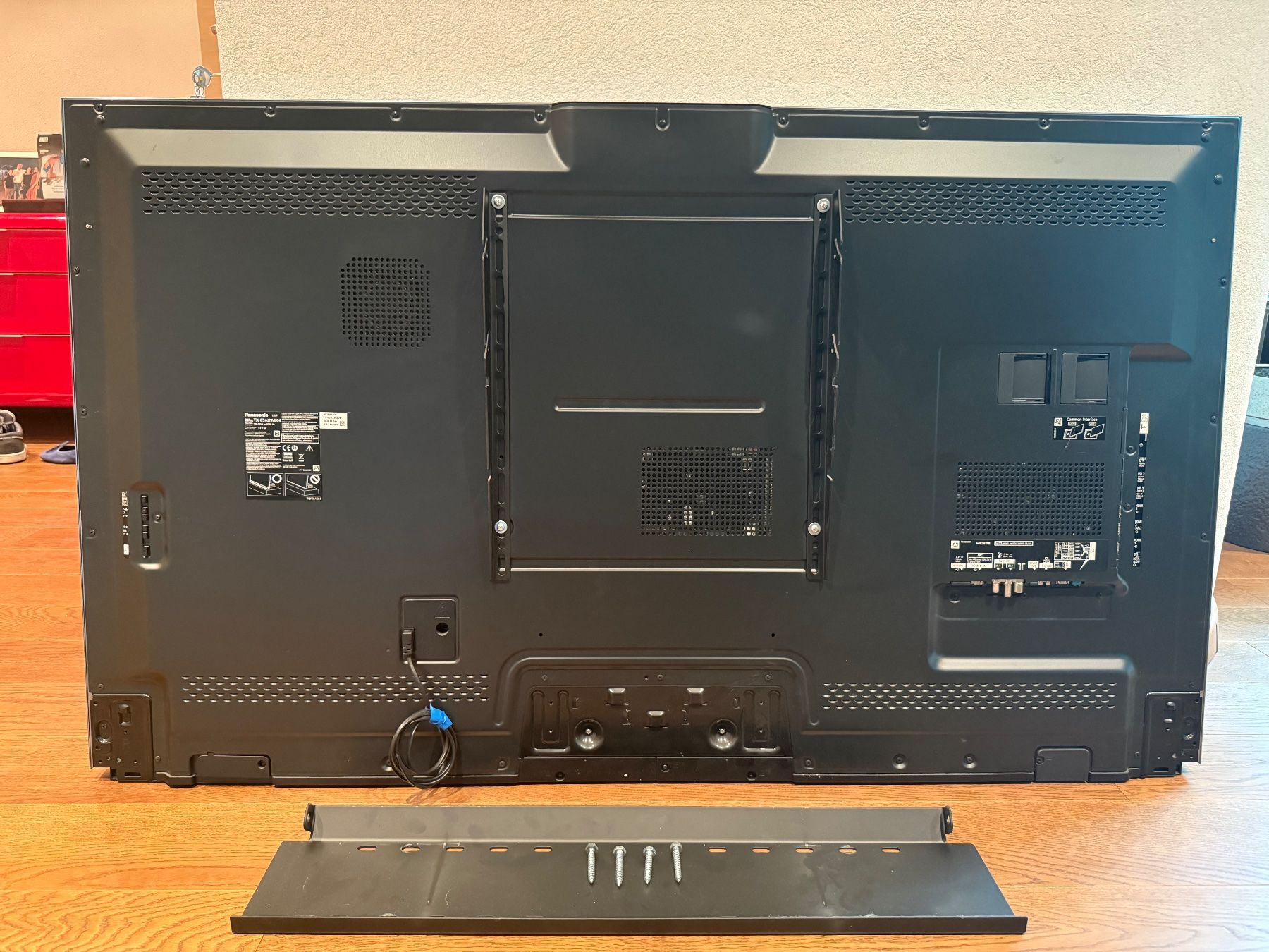 Panasonic Fernseher: Panasonic TX-65AXW804 LCD TV – Defekt aus Mont-sur-Rolle von kev_bzs9 2