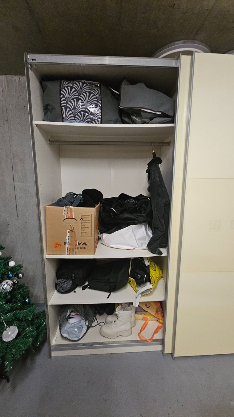 Armadi: Schwebetüren Schrank – Usato da Biberist venduto da MaxP9 2