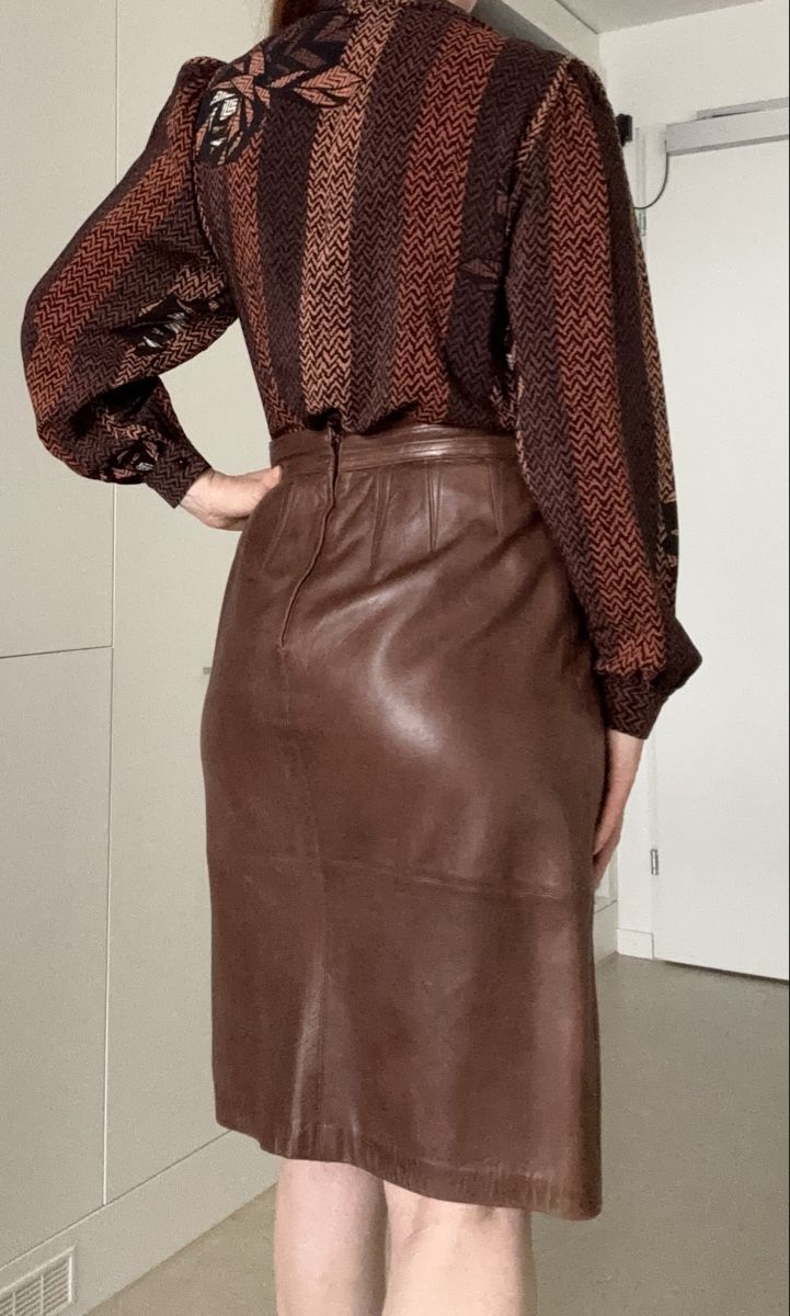 Escada Gonne: Escada Lederrock, vintage, Gr. 40 – Usato da Rheinfelden venduto da Jeva-Anna 2