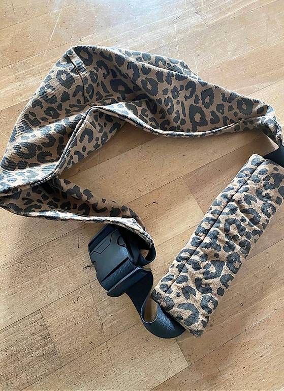 Porte-bébés ventraux & dorsaux: Hüftrage Leo – D'occasion à Kaltenbach par Sebiii14