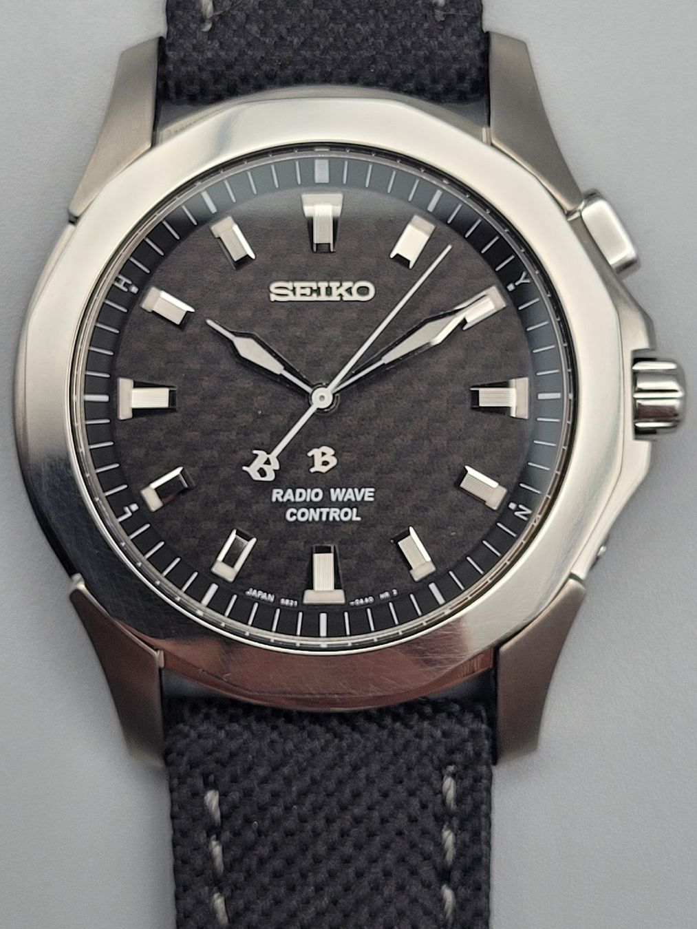 Seiko Uhren: SEIKO BRIGHTZ QUARTZ TITANIUM 40mm 5B21-0AA0  – Gebraucht aus Bern von  6