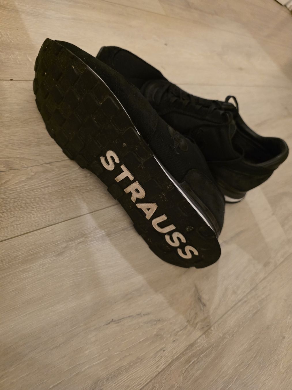 Herrenschuhe: Turnschuhe Strauss schwarz Grösse 45  – Gebraucht aus Wigoltingen von Zuckerfee84 3