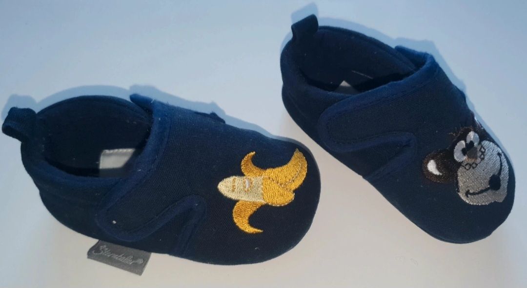 Sterntaler Scarpe per ragazzi: Sterntaler Babyschuhe, Gr. 19/20, Neu, Versand möglich – Nuovo (secondo la descrizione) da Seuzach venduto da mar_8tfs 1