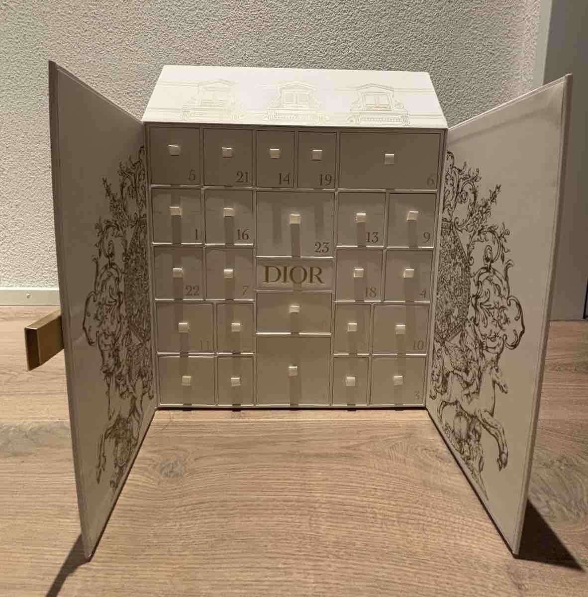 Dior Calendari: Beautiful Dior Advent Calendar - Box Only – Nuovo (secondo la descrizione) da Unterägeri venduto da LuxBags 5