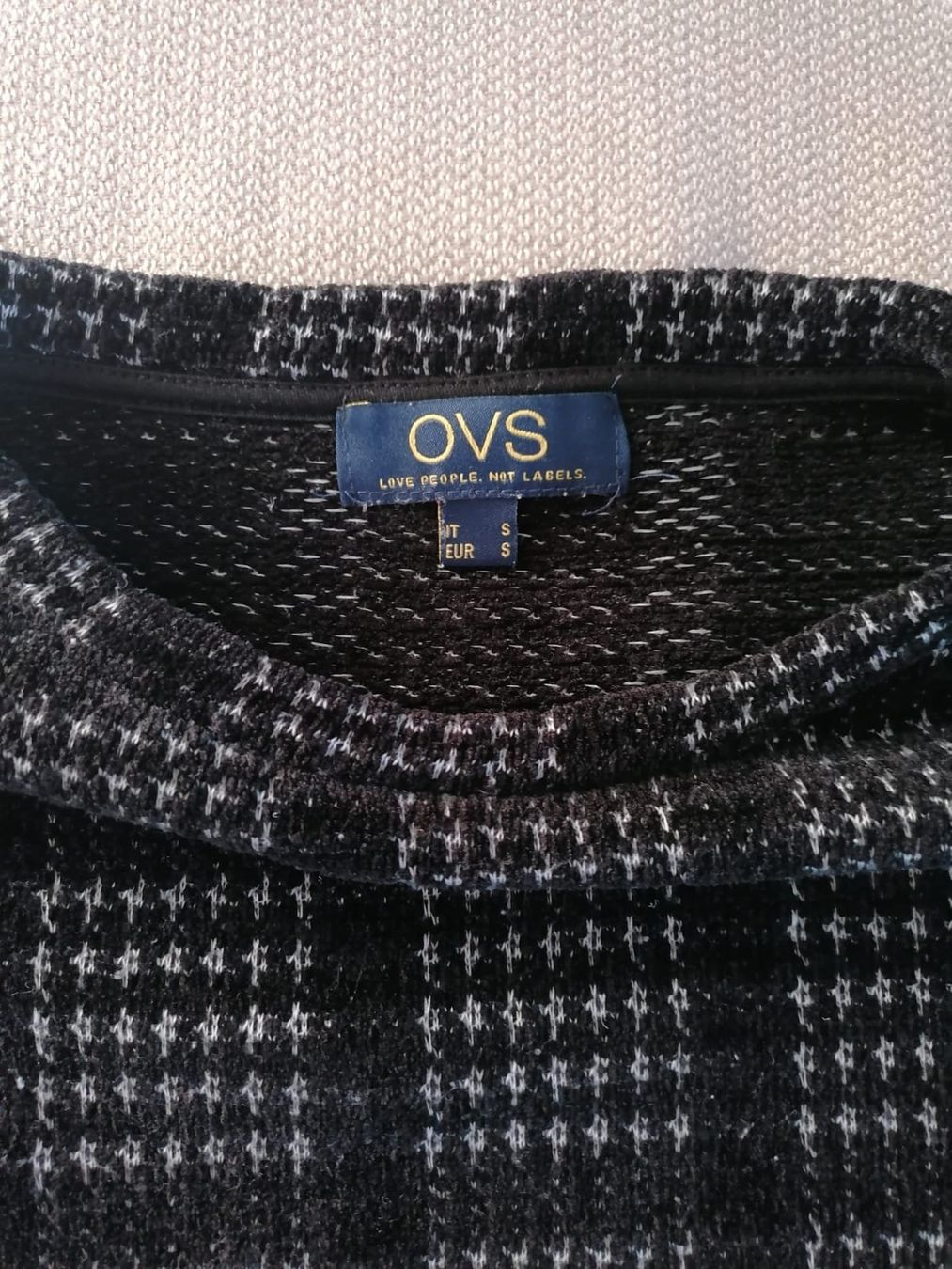 Maglioni & Felpe: Pullover Karomuster Schwarz/Weiss (Grösse S) – Usato da Winterthur venduto da Arkadii 2