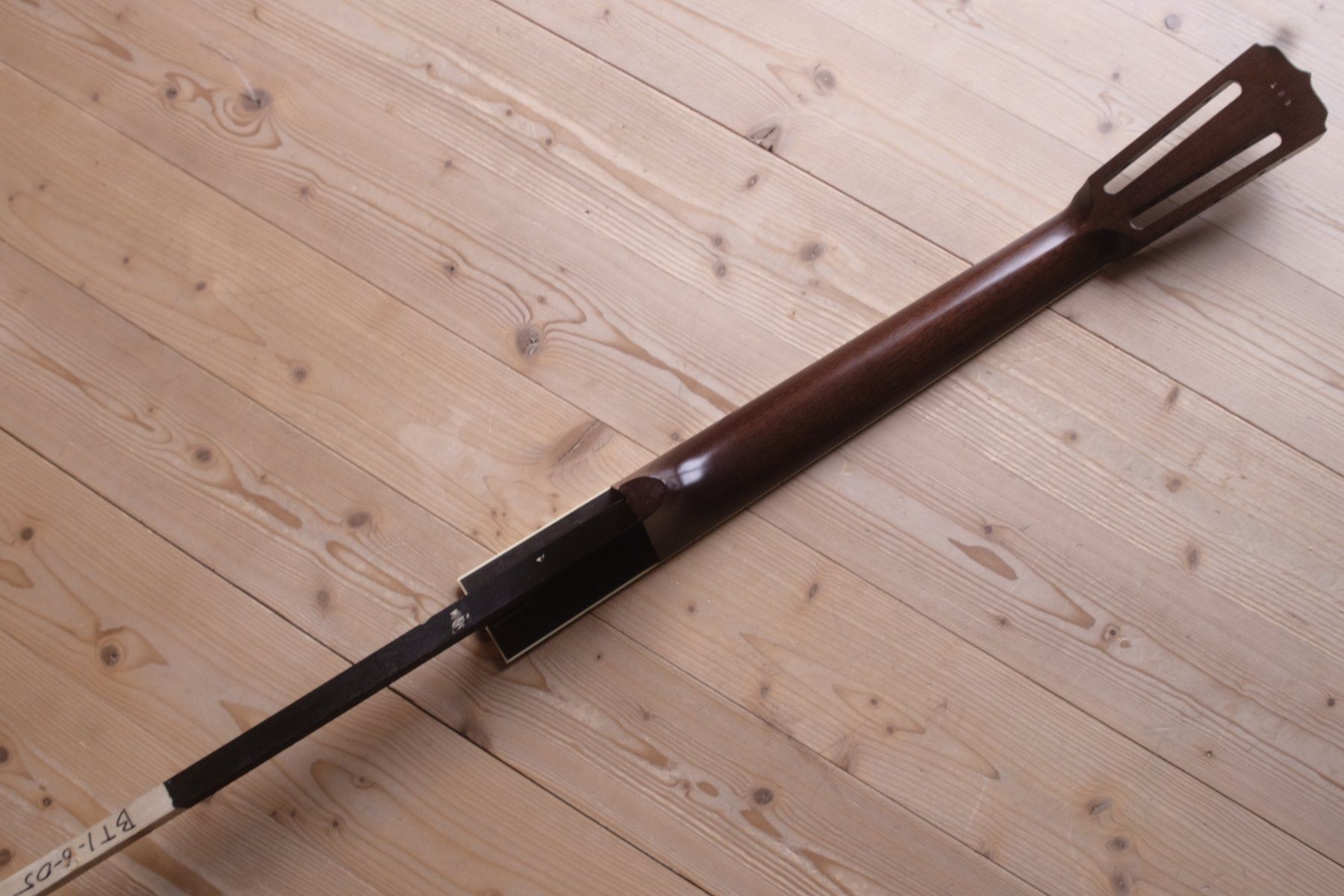 Strumenti musicali: National Bariton Gitarrenhals – Usato da Winterthur venduto da hermanadam 5