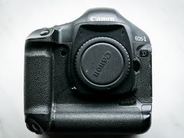 Canon EOS-1D Mark III Body mit Zubehör